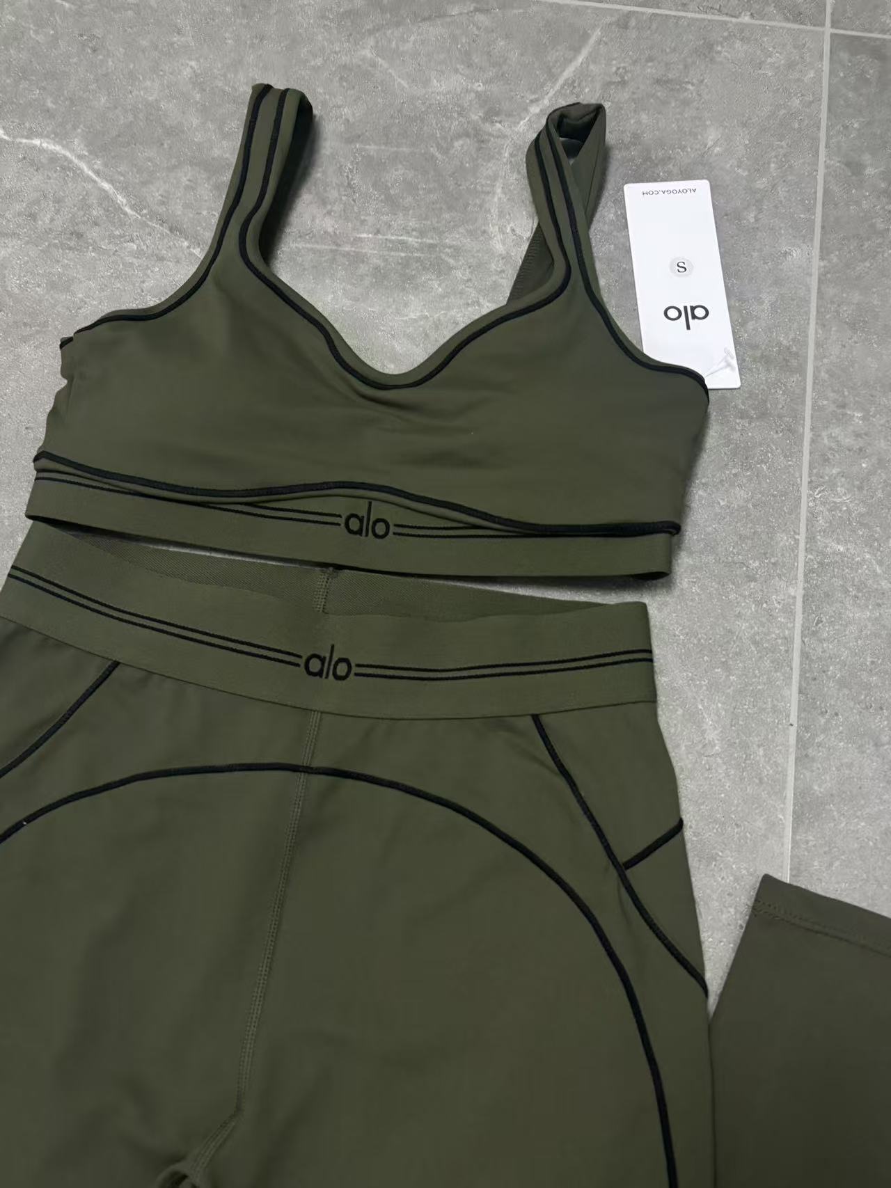 Luxury-Inspired Seamless Activewear Set