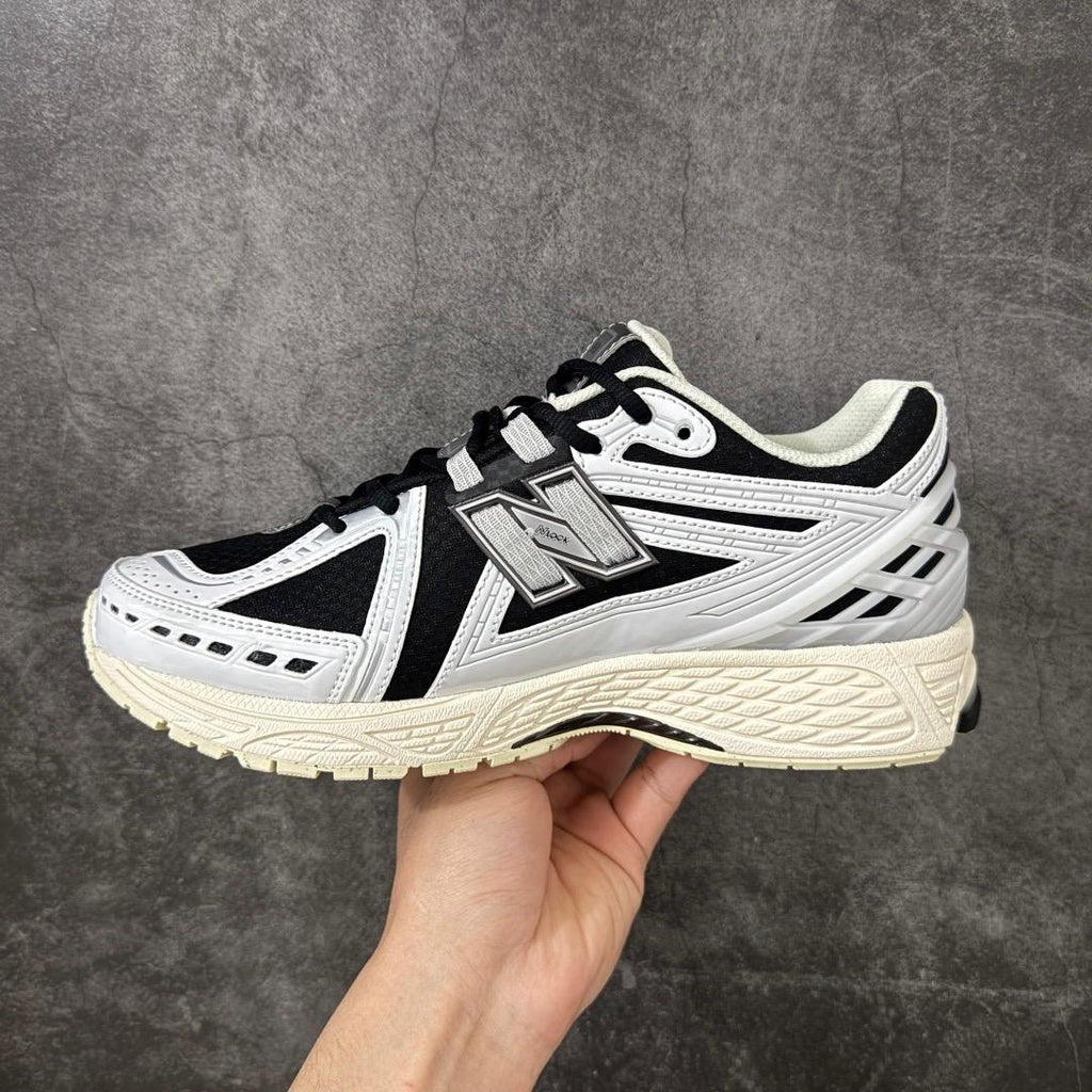 Black & White Contrast Chunky Sneakers (Inspired Design)