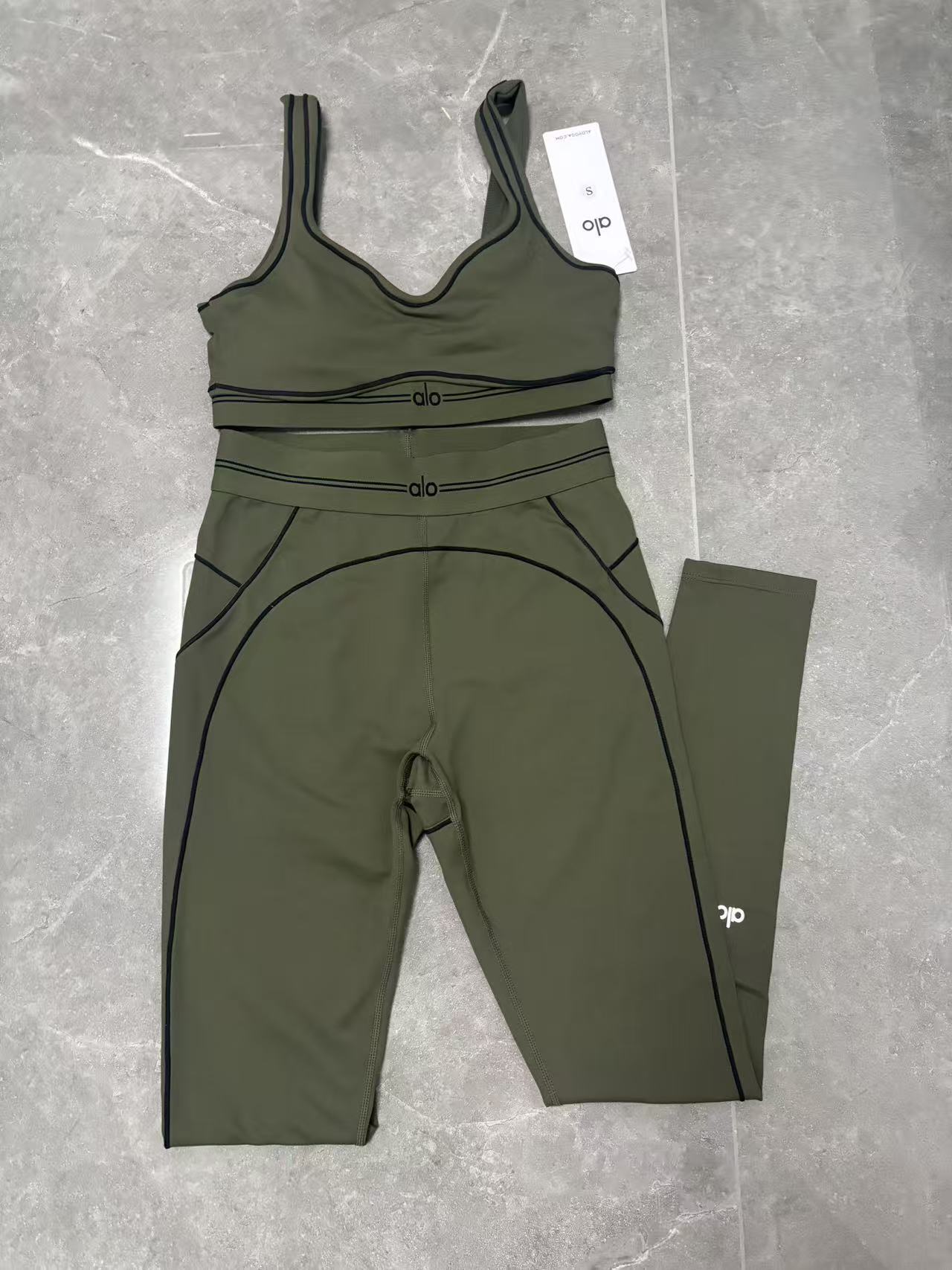 Luxury-Inspired Seamless Activewear Set